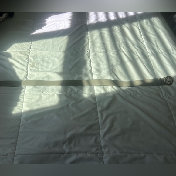 Never worn new Women’s Gucci belt (AUTHENTIC) - Picture 3 of 5